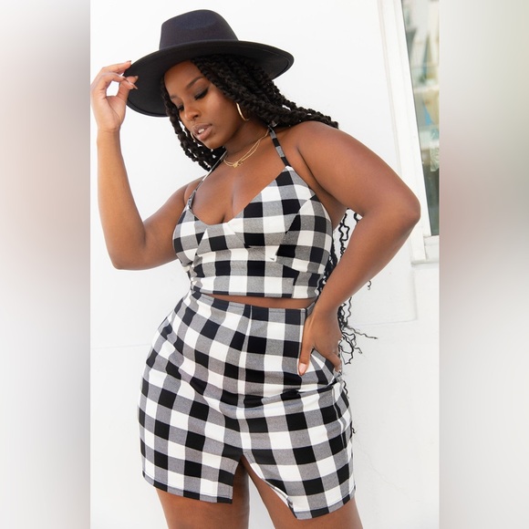 Black and White Halter Top and Mini Skirt Set - Picture 2 of 2